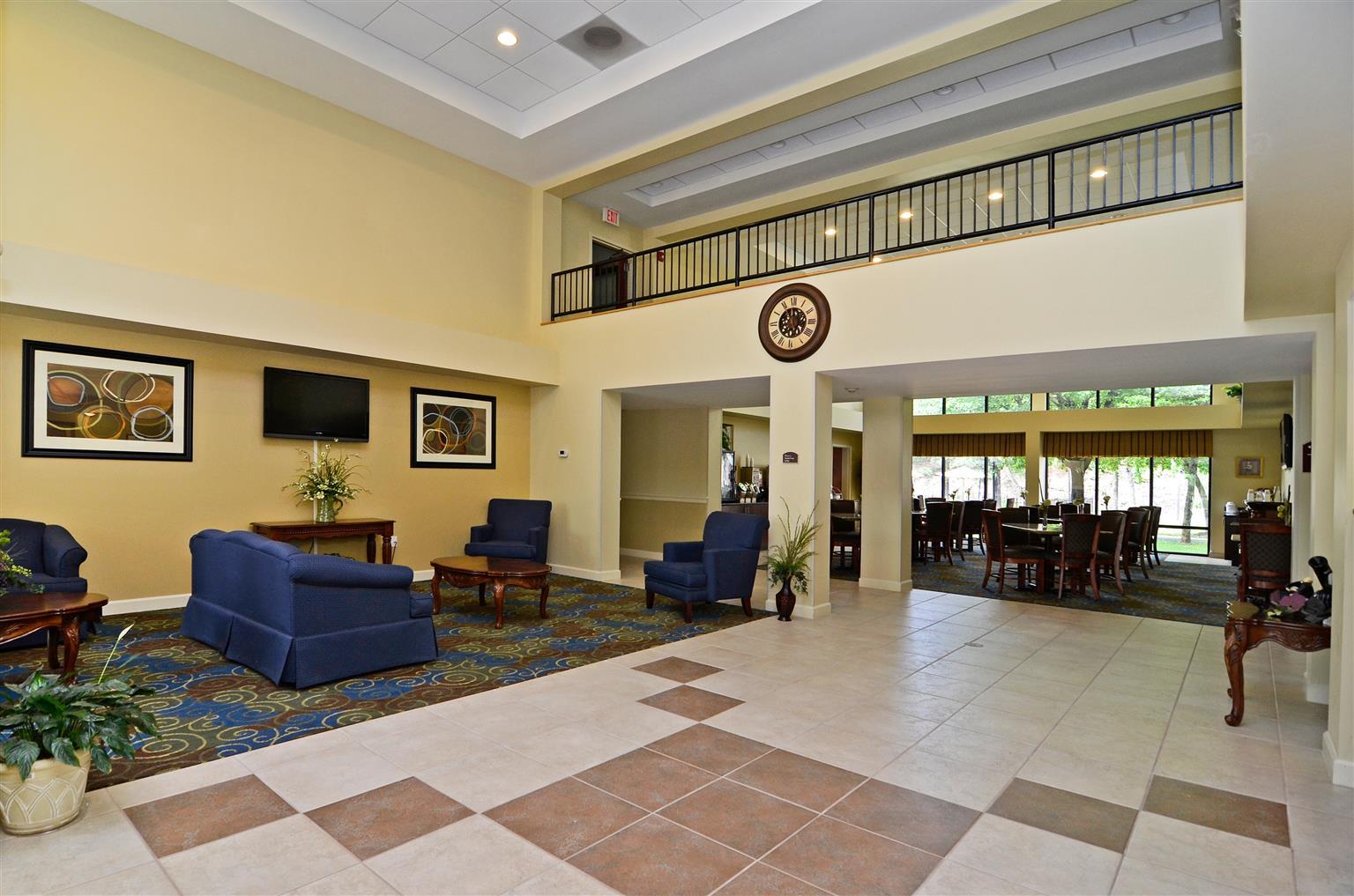 Best Western Plus Yadkin Valley Inn & Suites Jonesville Interior photo